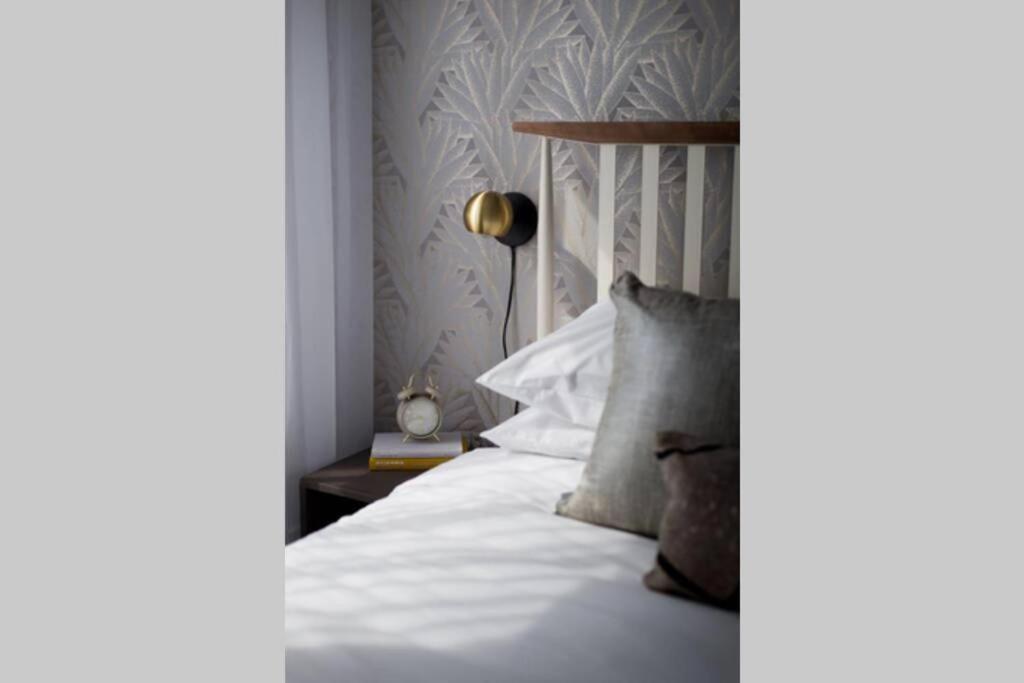 Wonderful Studio In Little Italy With Full Bath By Den Stays Montréal Extérieur photo