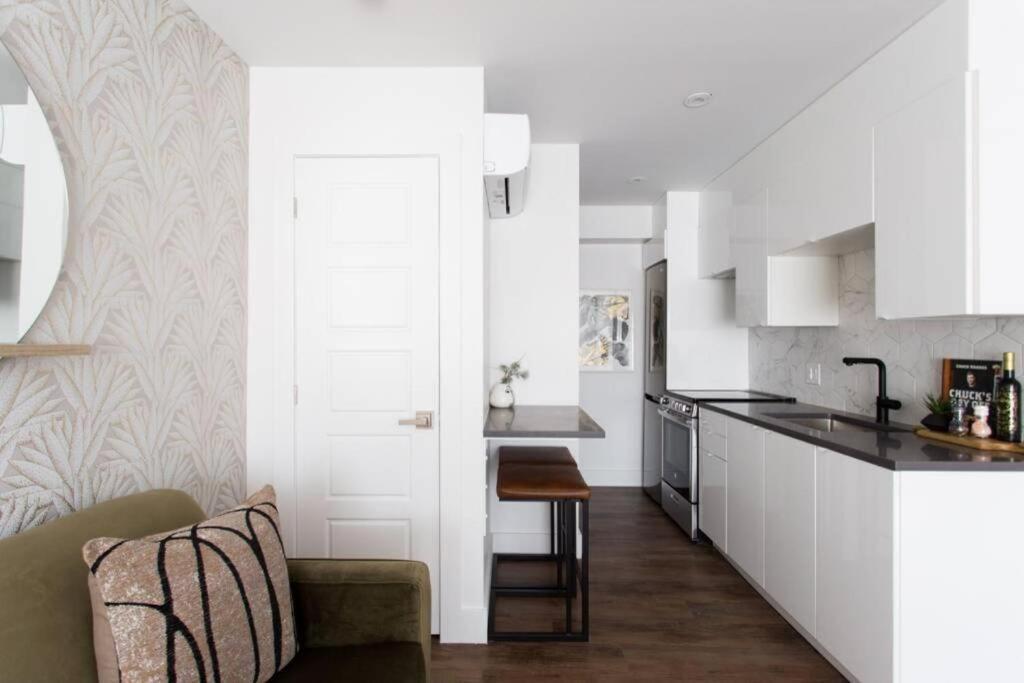Wonderful Studio In Little Italy With Full Bath By Den Stays Montréal Extérieur photo